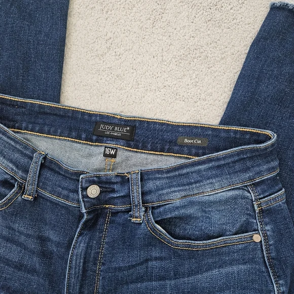 Judy Blue | Bootcut Frayed Hem Denim Jeans, Womens 16W - Picture 3 of 7